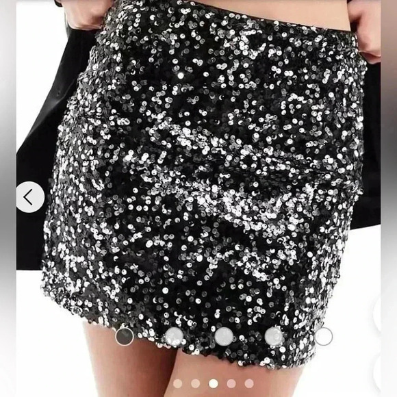 ASOS DESIGN sequin mini skirt in black size 4 Us with all tags VERY PRETTY - Picture 7 of 10
